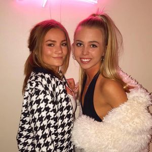 Meet your Posher, Cassandra